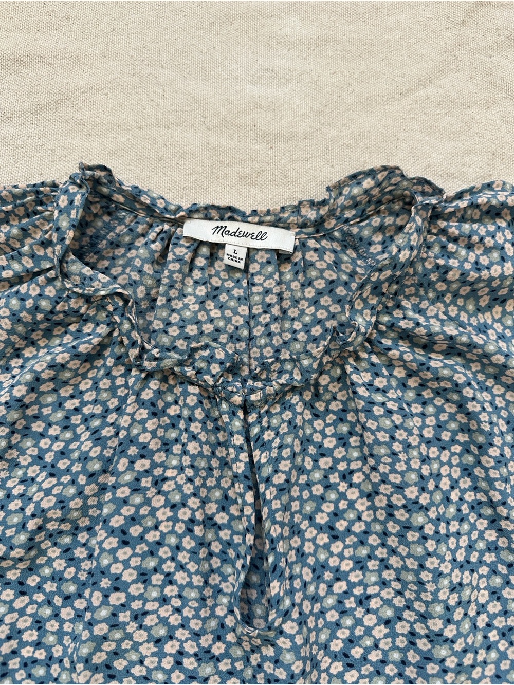 Madewell 100% Silk Ruffle Neck Boho Poet Sleeve Blouse in Ditsy Blue Floral L - Picture 3 of 11